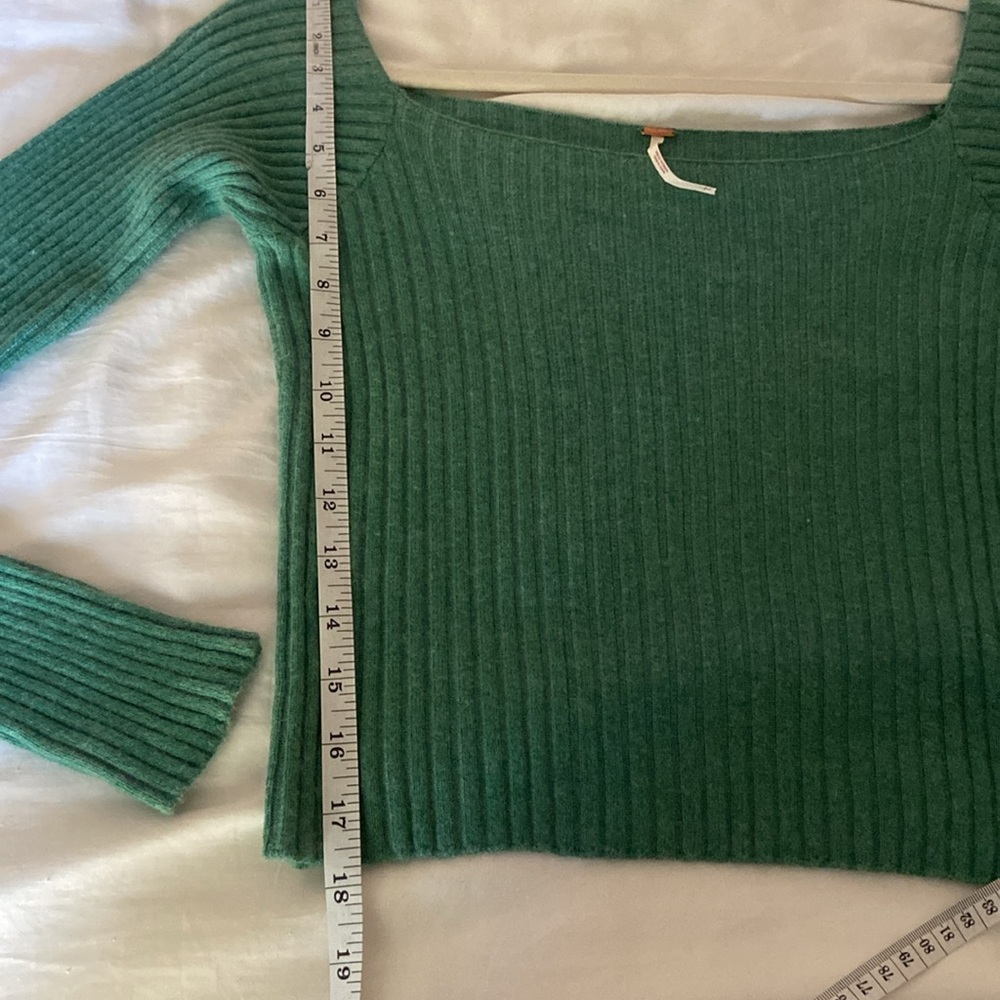 Free People Madeline Off The Shoulder Sweater Size Large in Green - Picture 8 of 9